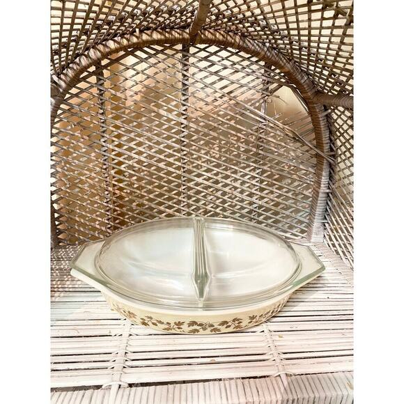 Vintage Pyrex Golden Acorn, Divided Casserole, Gold Oak Leaves and Acorns - Picture 6 of 8